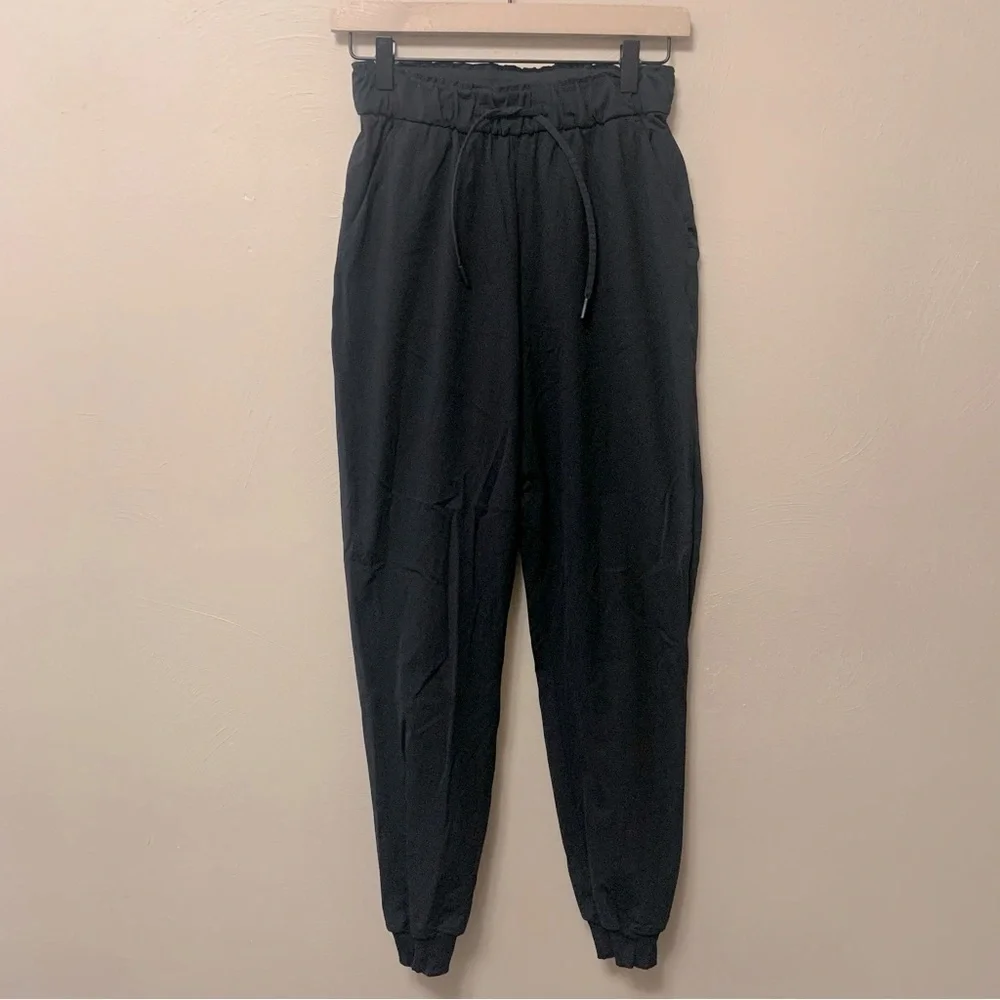 Lululemon Stretch High-Rise Jogger Size 4 Black W5DQDS
